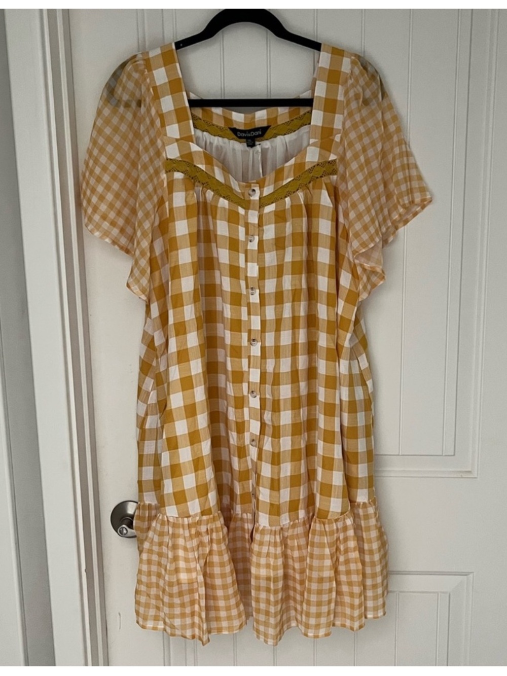 Davi & Dani Short Sleeved Dress